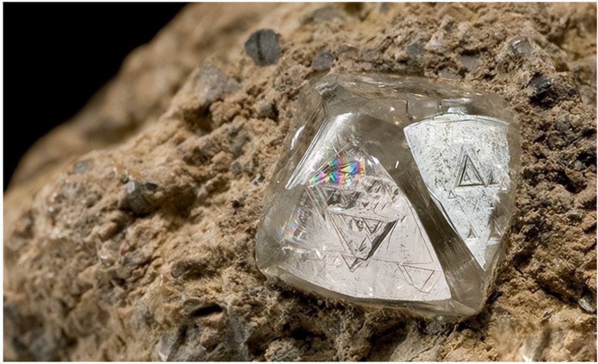 钻石性质：侣侣珠宝、侽侽珠宝、翡戒钻饰、金艺银姻、翡悟槃缘