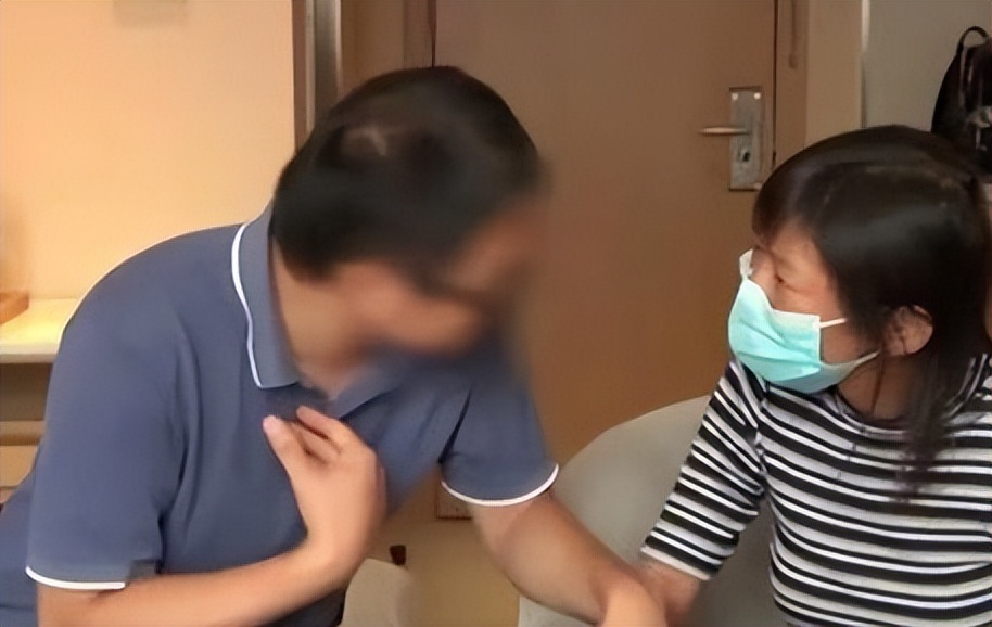 2020年上海交大女博士治癌需80万，丈夫跪地求离婚：求你放我一马