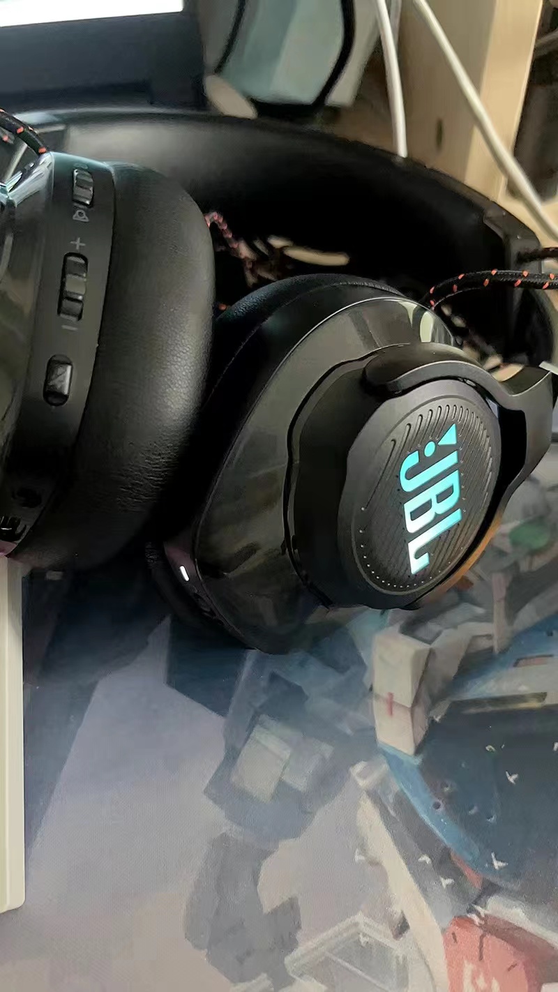 jbl游戏耳机,jbl量子风暴q50入耳式游戏耳机