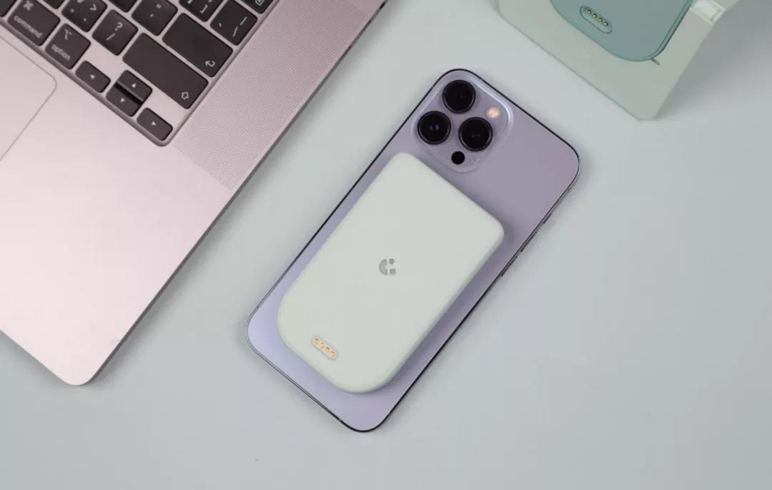iPhone12、13可以磁吸充电，你该不会是最后一个知道的吧