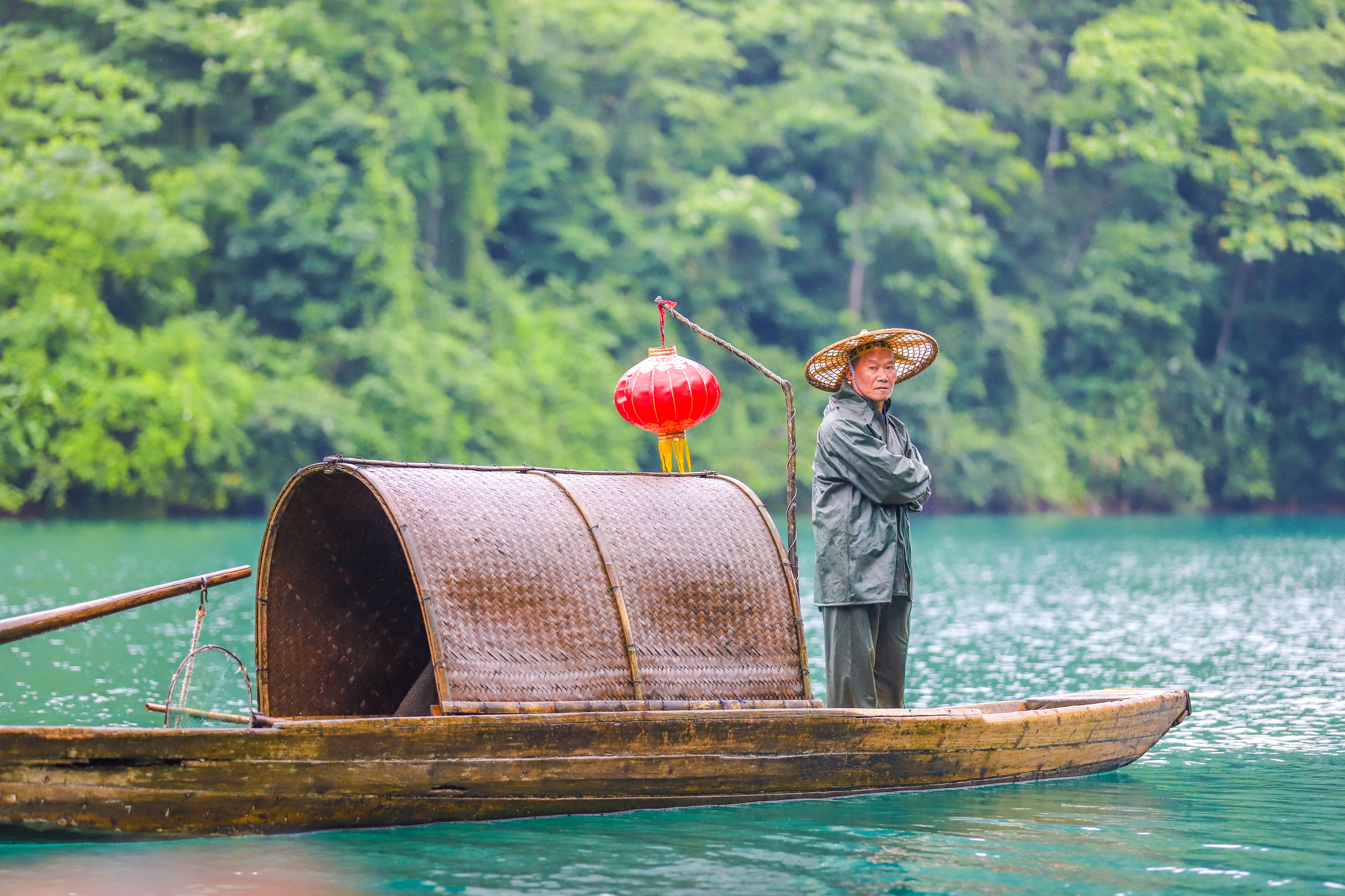 郴州东江湖渔夫撒网时间,郴州东江撒网捕鱼