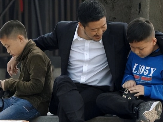 甄子丹和吴京战狼片段,吴京被打断棍子花絮