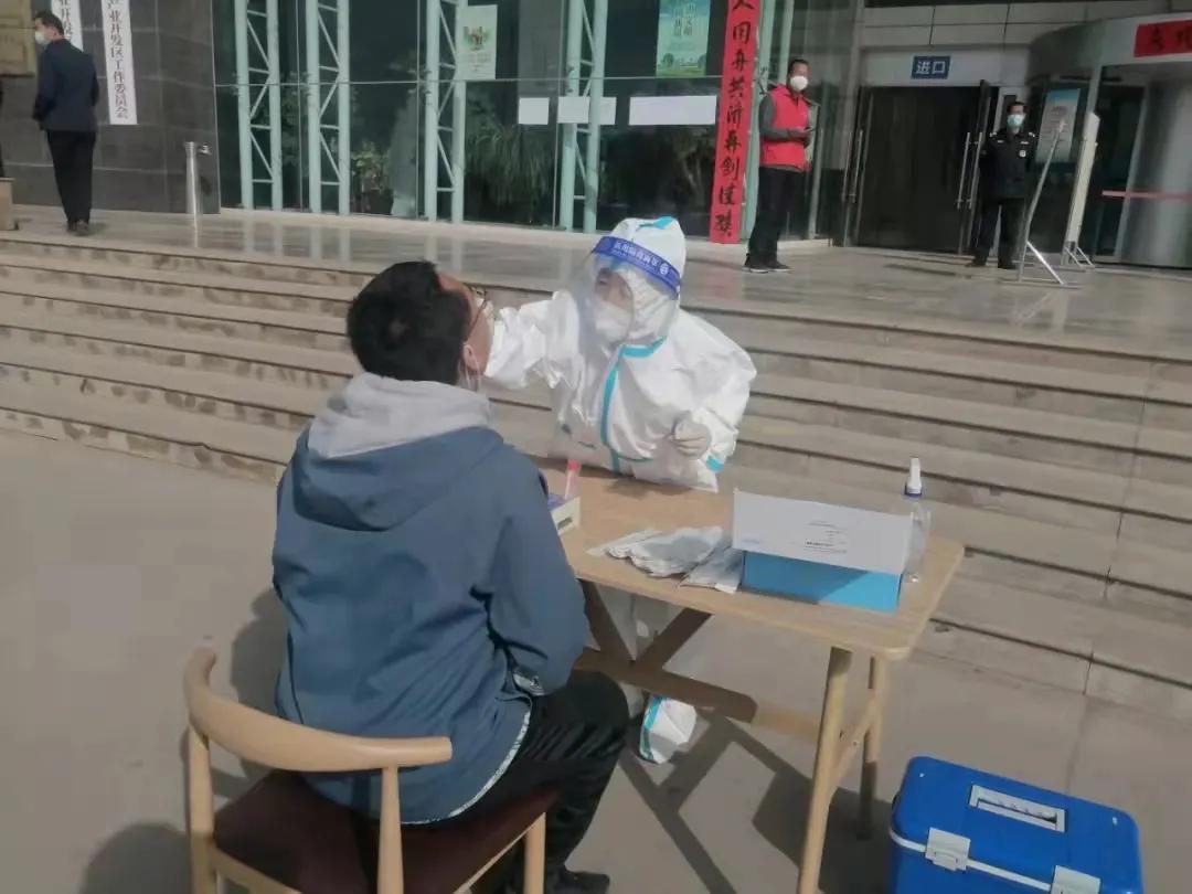 两手抓两不误推动企业复工复产,两手抓两手硬两不误