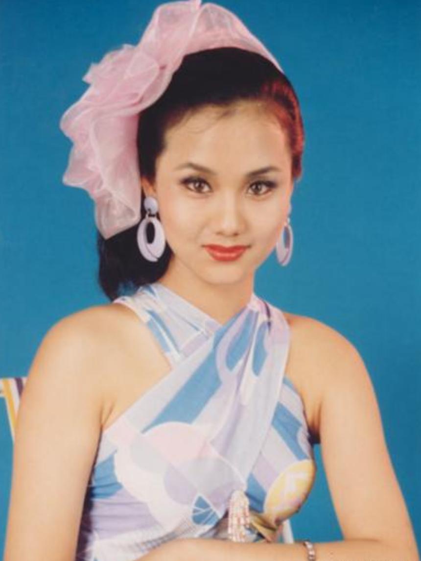 瞿颖年轻时的盛世美颜图文,初代瞿颖