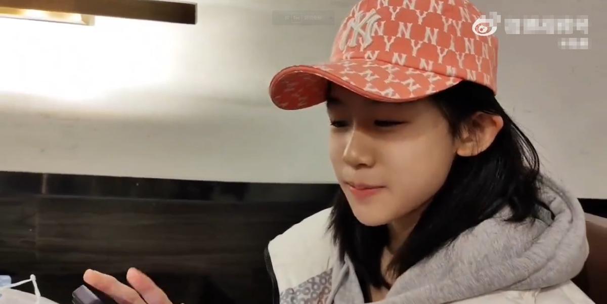 陆毅带孩子国外家庭吃饭,陆毅带小孩