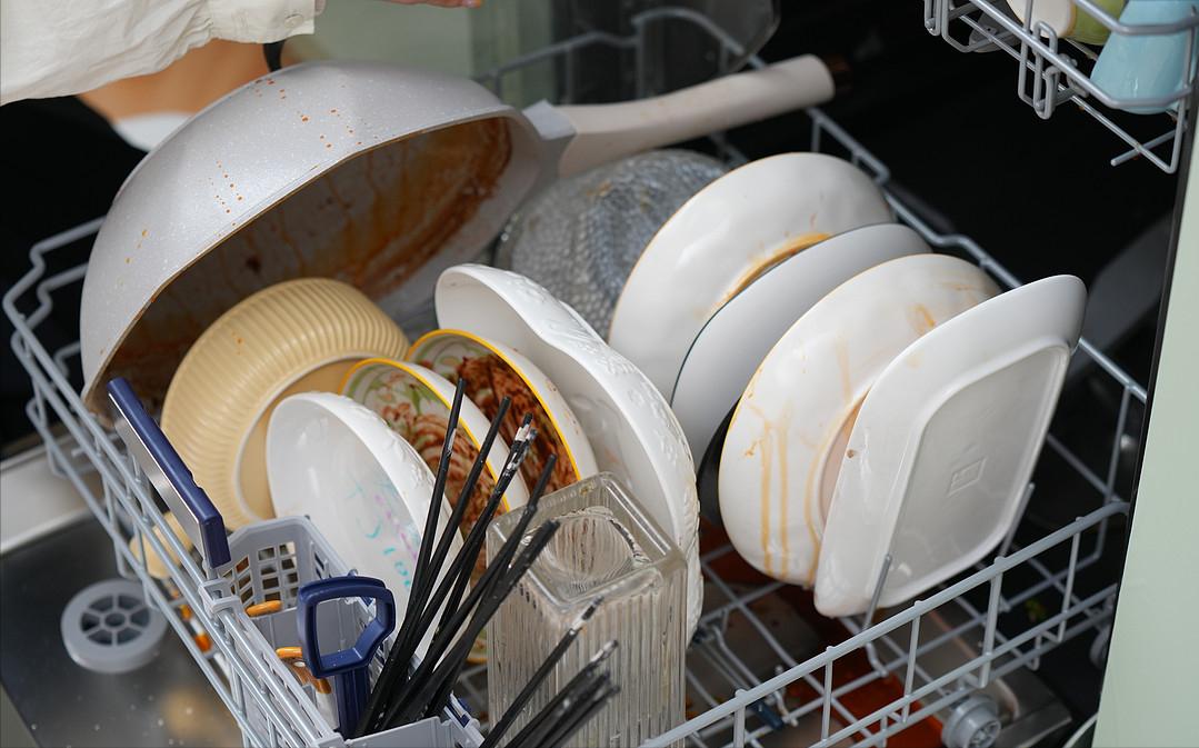 买洗碗机后悔了没人修,美的天净1000洗碗机洗得干净吗