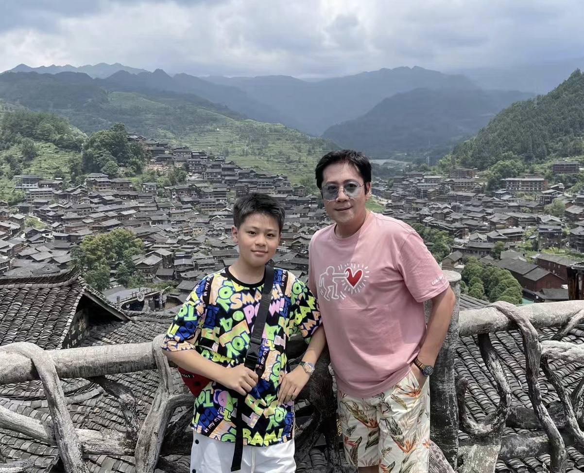 不婚、接廉价商演、走穴…一首歌唱一辈子的老牌歌星，现状各不同