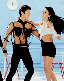 恋情瓜？事业瓜？听，是粉丝心碎的声音。。。。。。