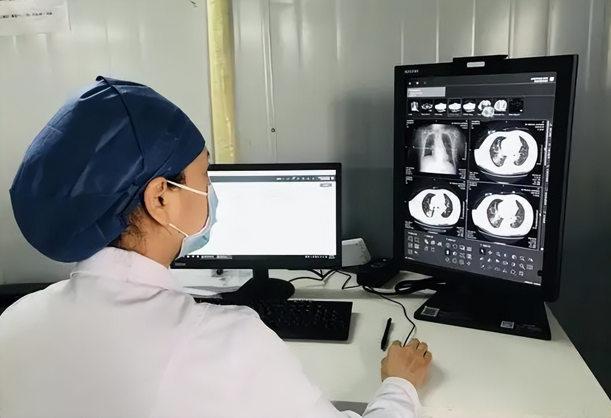 上海三甲医院医生真实收入,上海三甲医院医生年收入250万