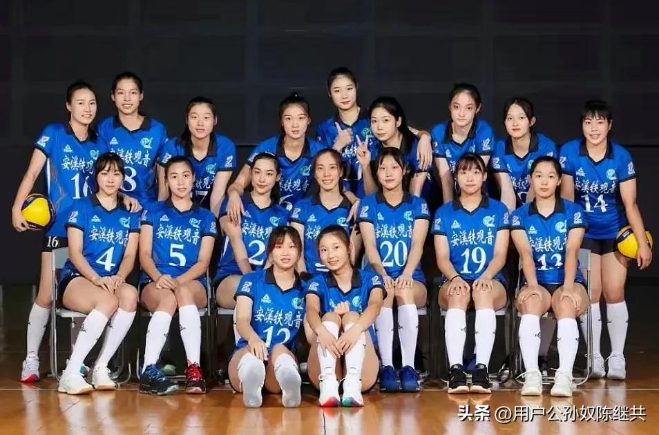 福建女排沈泽教练,福建女排教练沈泽照片