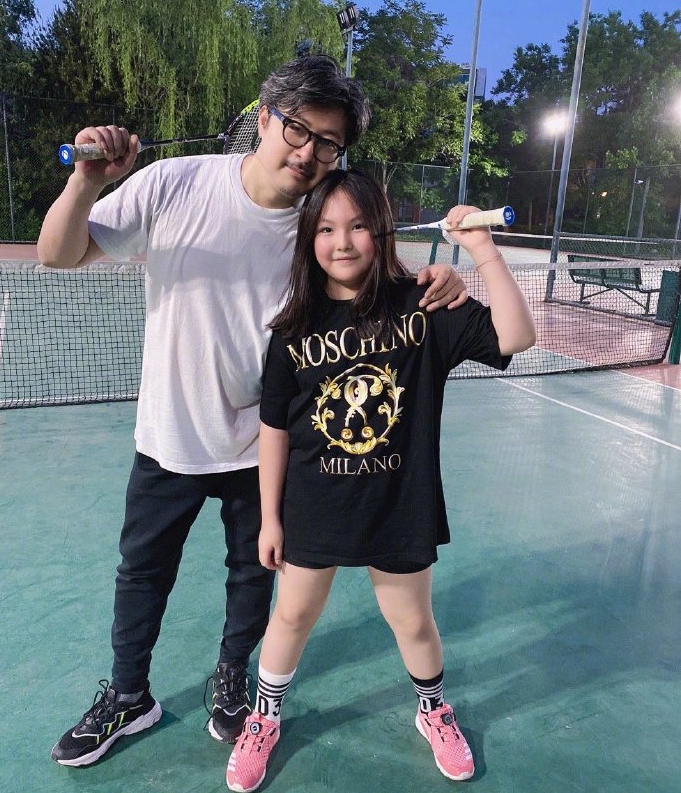 李湘带王诗龄去刘欢家,李湘王诗龄迪拜跨年