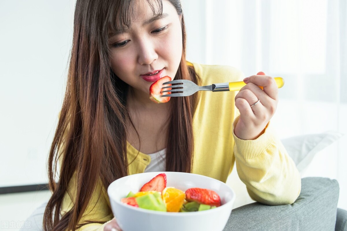 化验尿酸高医生说是痛风怎么治,体检发现尿酸高到底要不要治疗