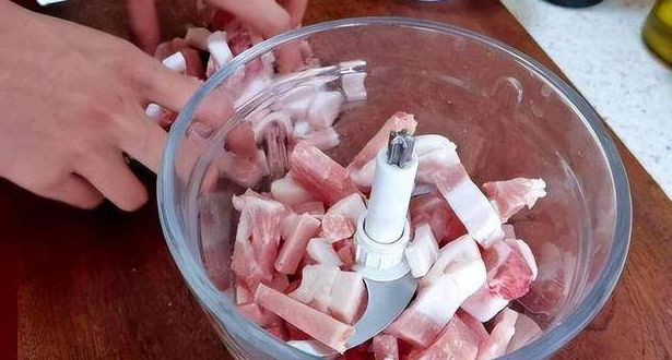 使用绞肉机会损伤肝脏系谣言,医生为什么不让用绞肉机