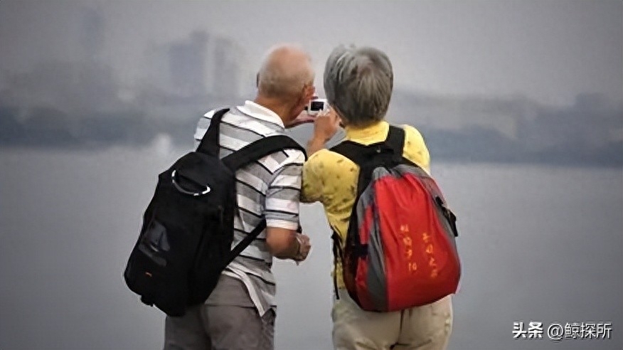 一女士300万炒股亏到只剩3万,女子投资230万炒股