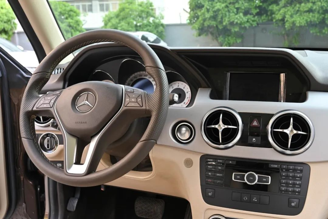 个人出售老款奔驰glk300,15年二手奔驰glk300值得买吗