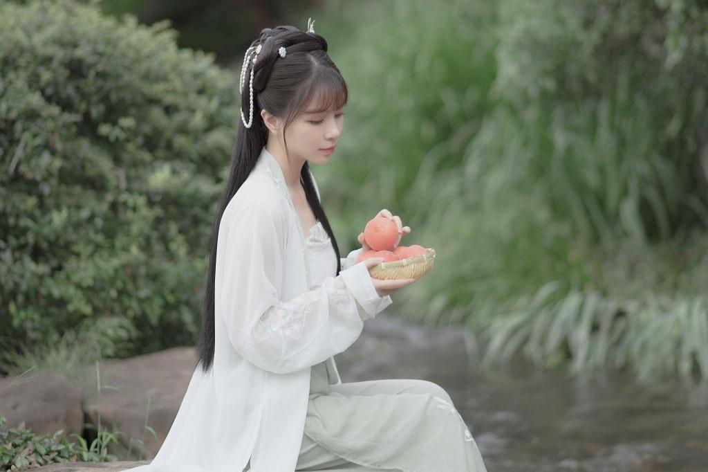 现代诗人写拟人化七绝,写七绝诗的简单方法