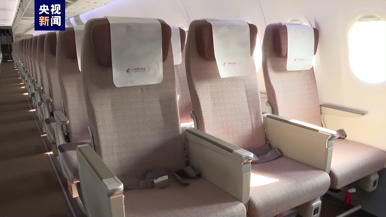 c919商业首飞餐食,C919五福临门飞机餐