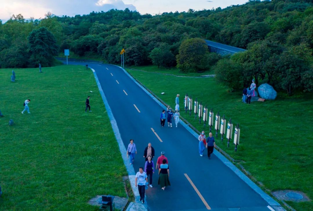 夏天去哪里游凉都六盘水,贵州六盘水哪个地方最凉快