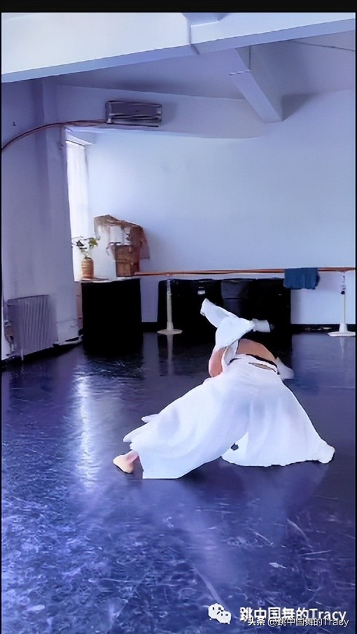 一个元素编舞,一个元素三个动作