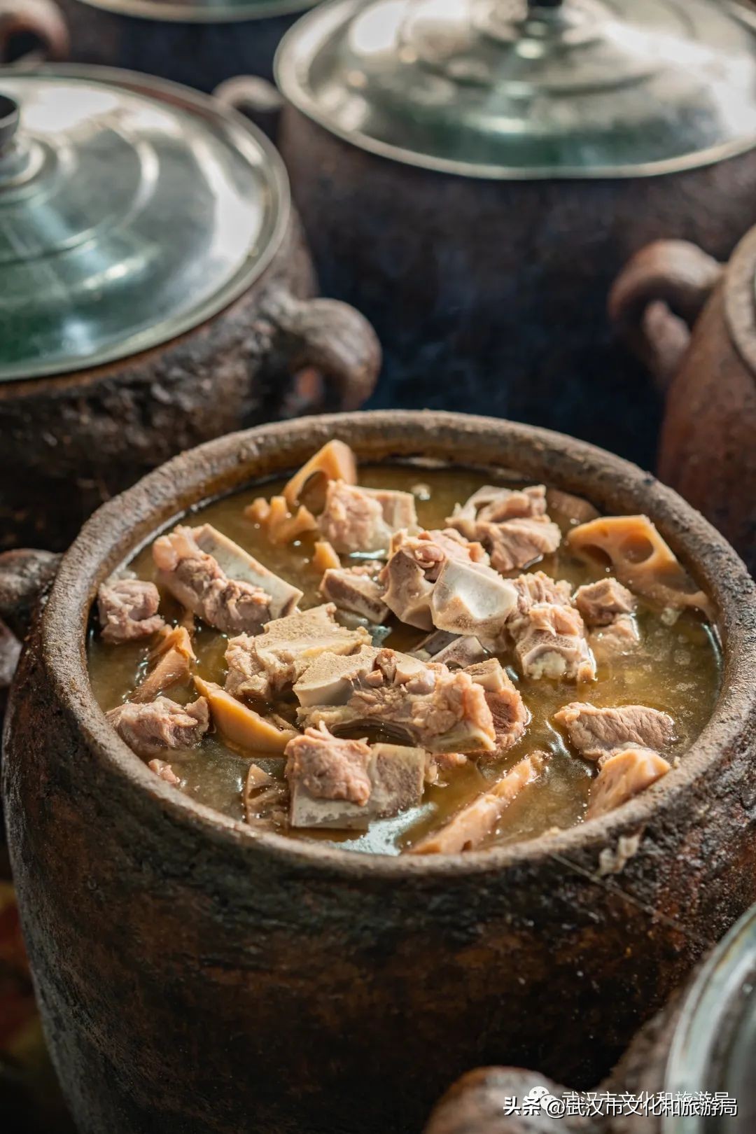 正宗九孔粉藕,武汉人大口喝藕汤的季节来了