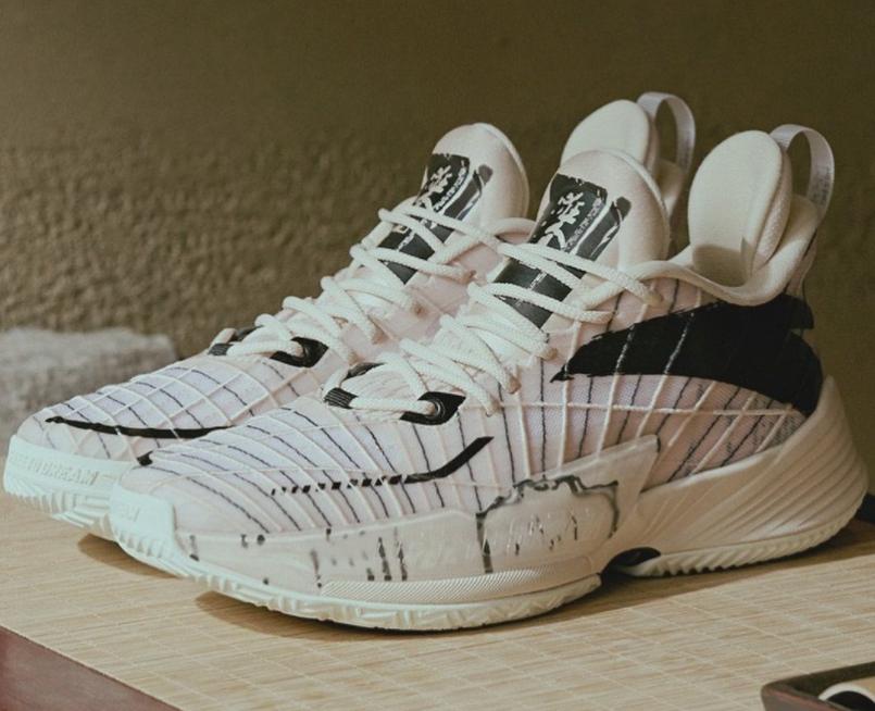 安踏马赫4代新配色和基础款,安踏进击4代鹅黄荧光晨曦红