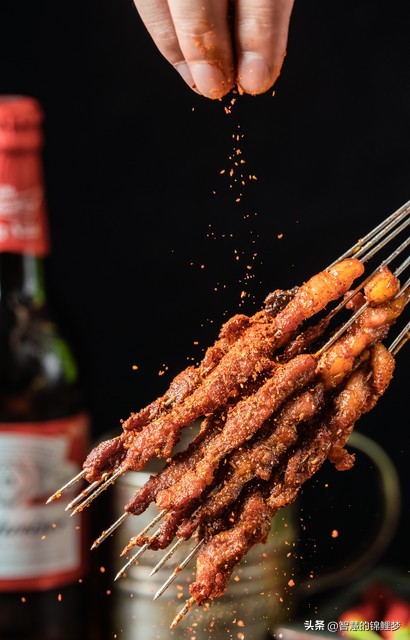 一个烧烤店怎么做到300万,100平的烧烤店一年赚100万难吗