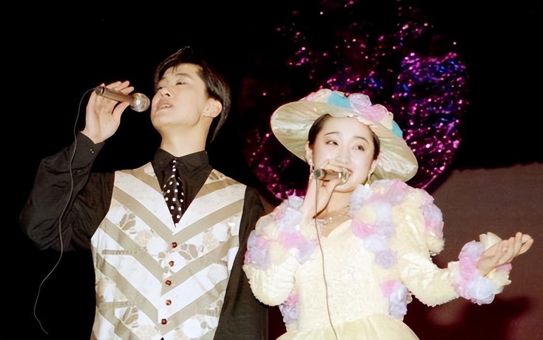 毛宁出道前的成长史,歌手毛宁16岁照片