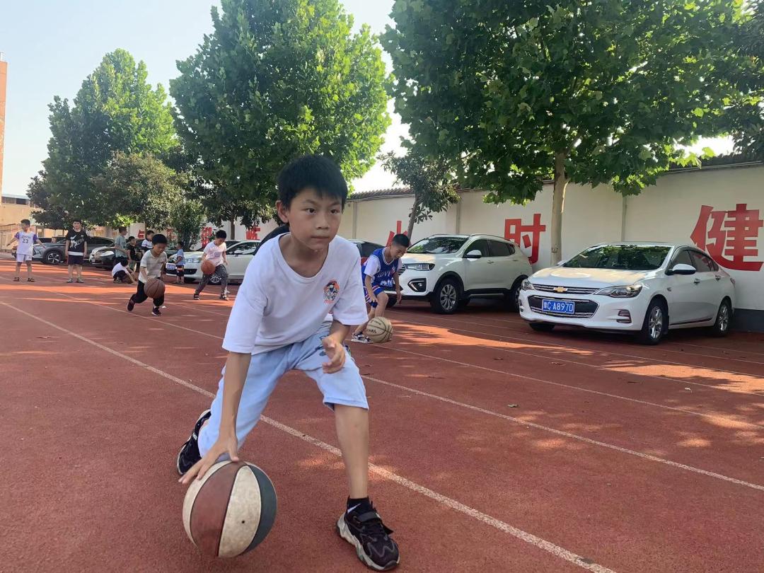 各学校开展丰富多彩的社团活动,多彩社团精彩纷呈