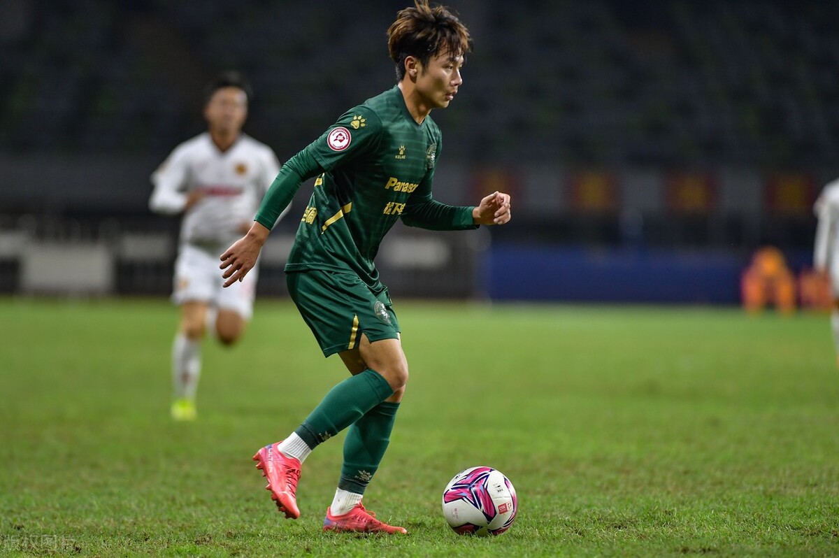 2比1中国男足,中国男足2-2战平日本