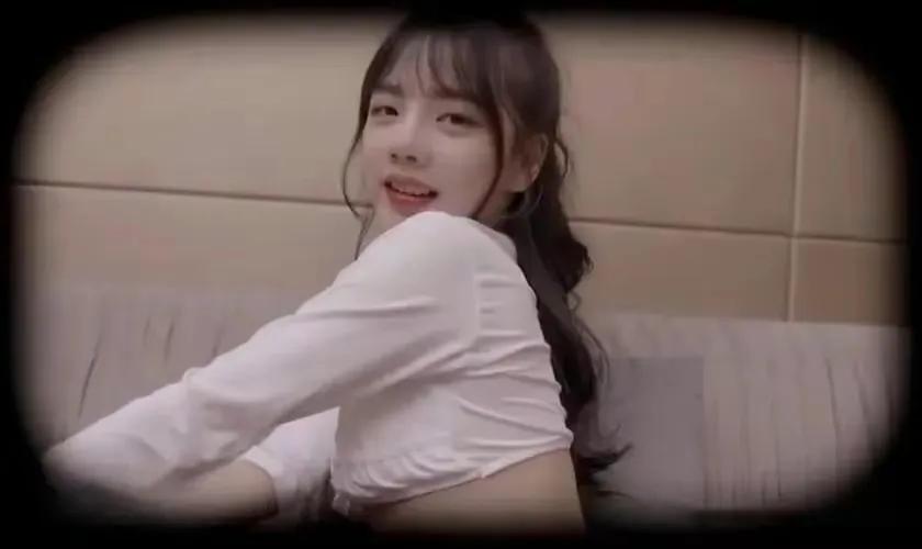 91大神秦先生的故事:冒充富二代,欺骗大量女性并进行*拍偷**