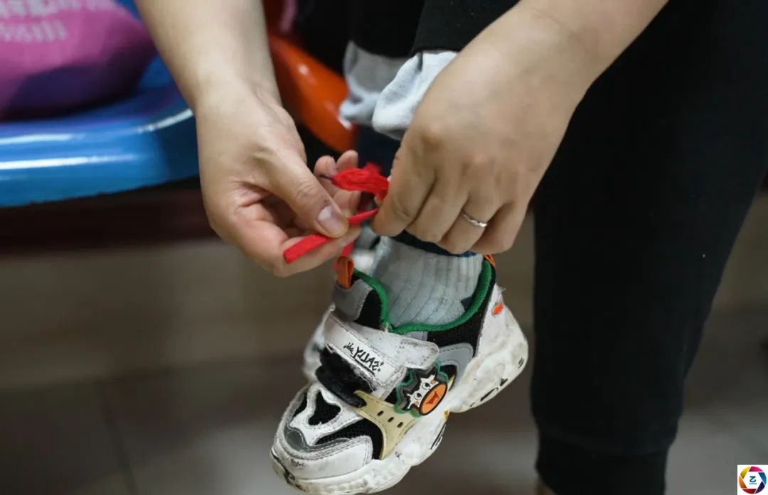 可怜一家人视频,可怜娃一家