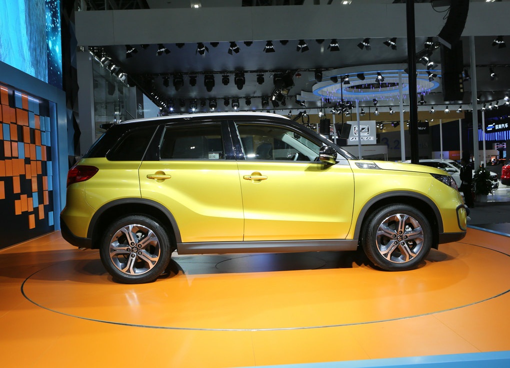 最新款铃木维特拉车长约4.4米,铃木维特拉1.4t四驱旗舰版测评