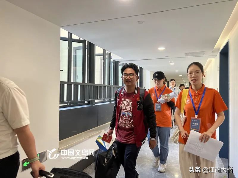 浙江大学新学院在义乌开学，首届本科国际生来自25个不同国家