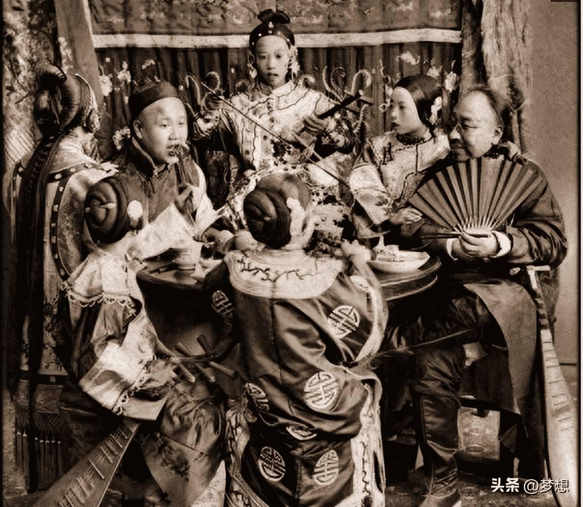 【晚清*楼青***录秘**】女子媚态撩心，丰乳肥臀，风姿卓越！