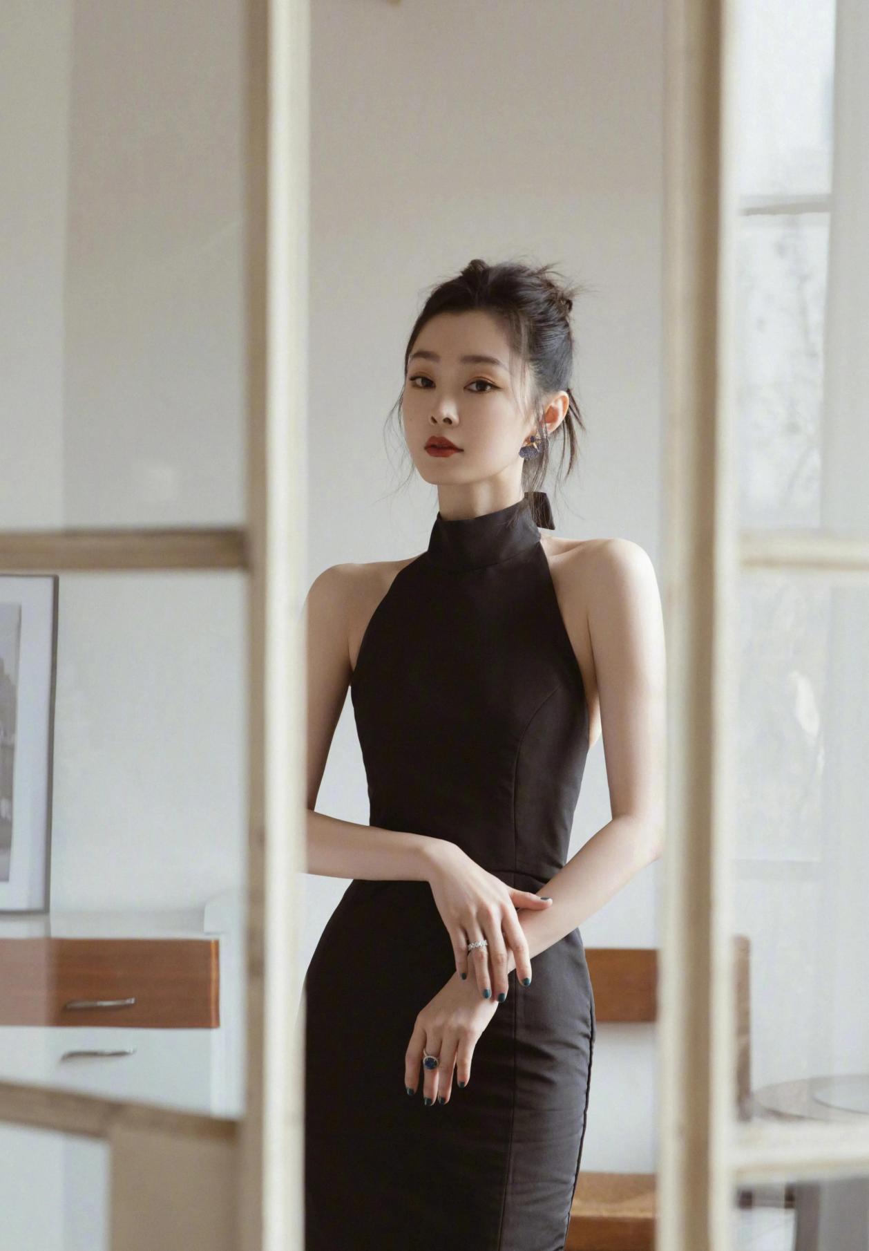 黑夜行者宋轶身材,宋轶机场露脐身材