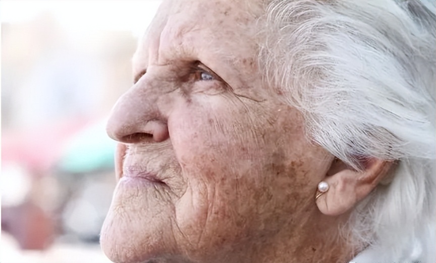 白头发越长越多到底是怎么回事,为什么白头发多了