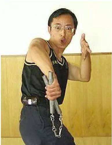 疯狗拳对付持刀歹徒,疯狗拳被暴打