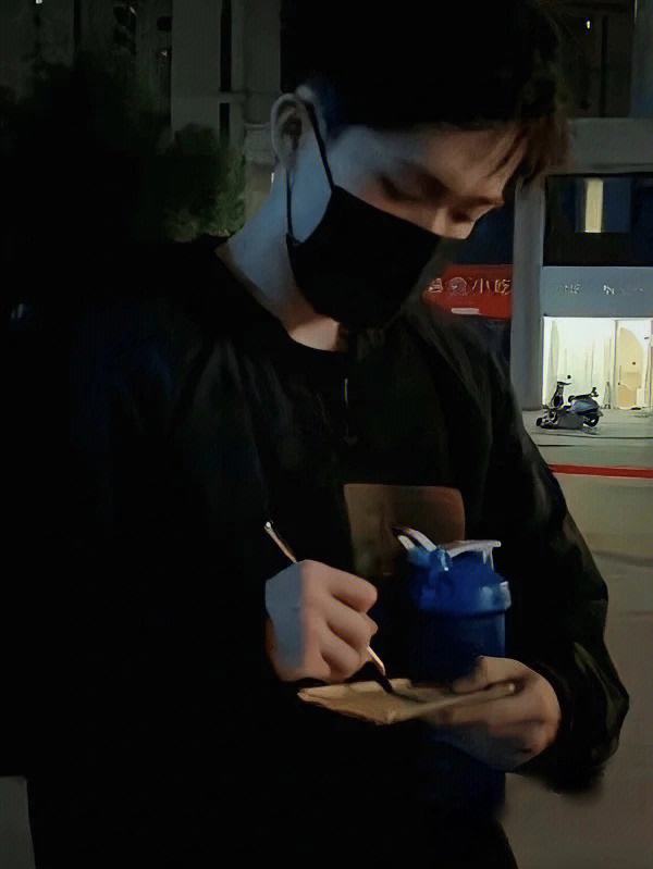 王楚钦以前谈恋爱照片,王楚钦新恋情是谁