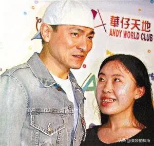 上万人上海深夜露宿街头,上万人深夜露宿街头