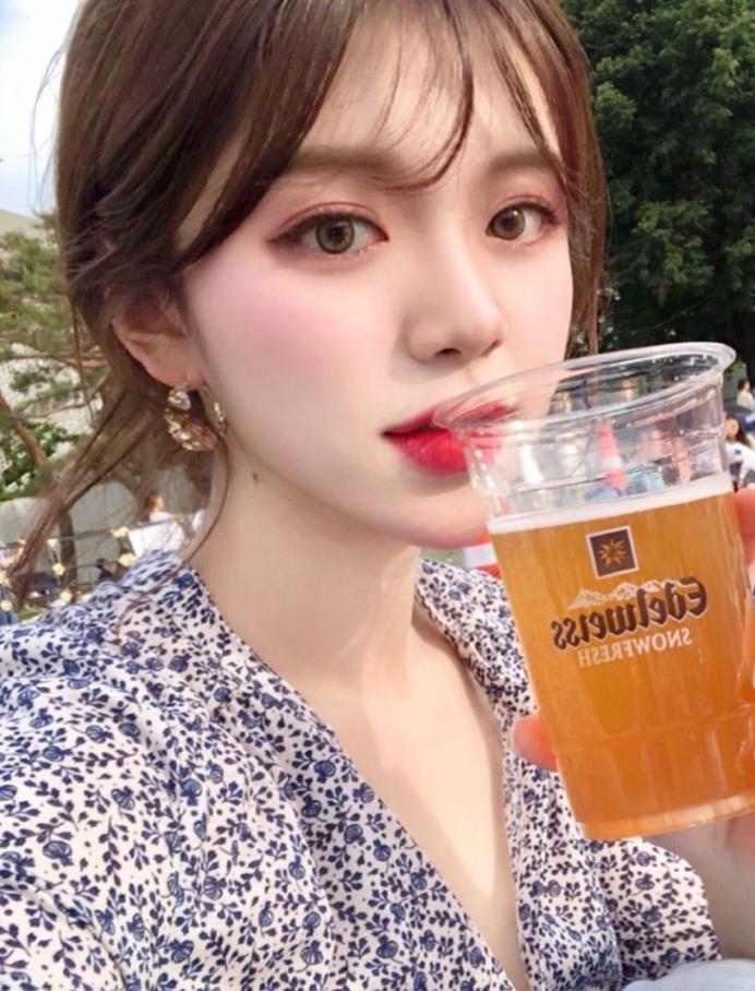 ins甜美系博主vecnexz太温柔了穿搭都很值得学习哦