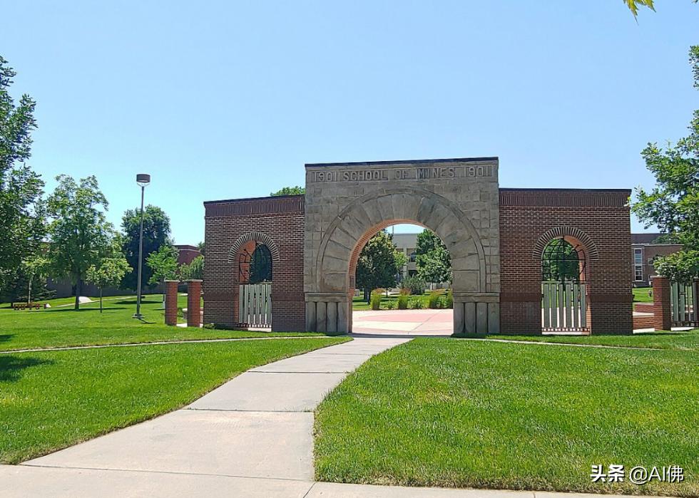 美国排名100的大学,2023美国100所顶尖公立大学