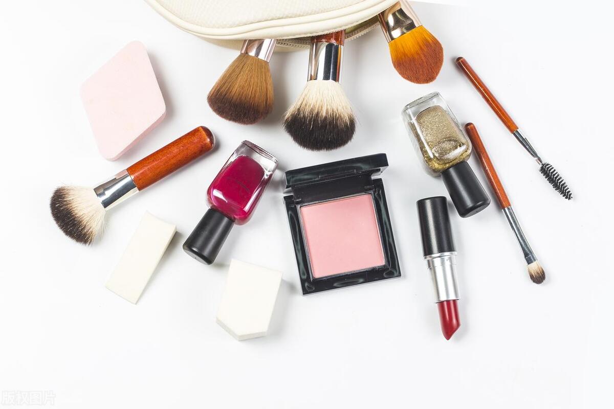 国产力量崛起！解析化妆品、日用品行业的“本土英雄”