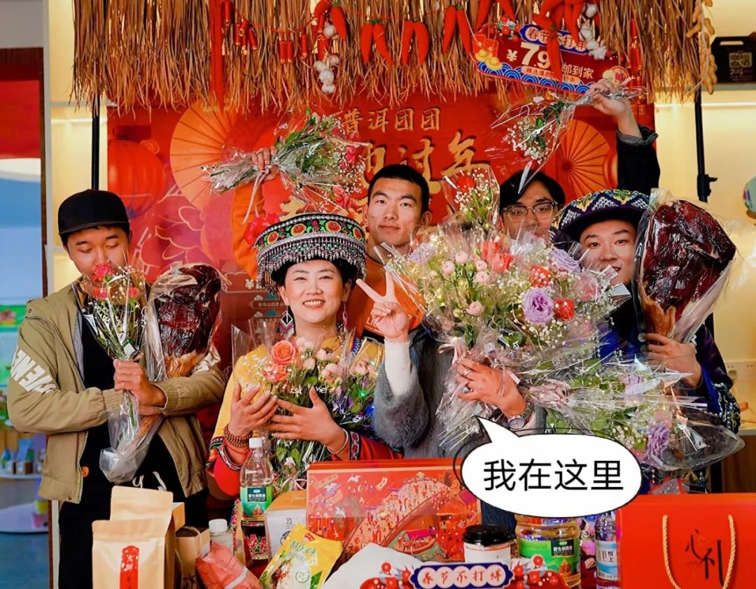 云南姑娘返乡苦学短视频，直播间带火本地咖啡，免费教2000个家乡大学生做自媒体