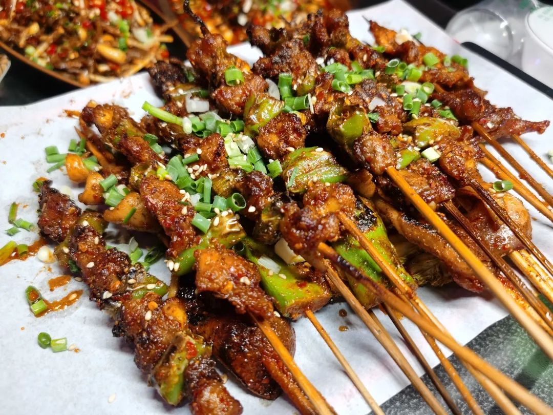 你好，我叫威远，这是我2023年的最新简历！