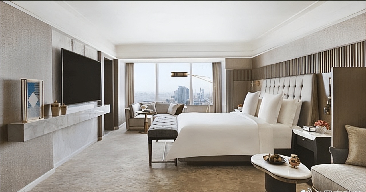 c罗穿范思哲西装,精神小伙范思哲