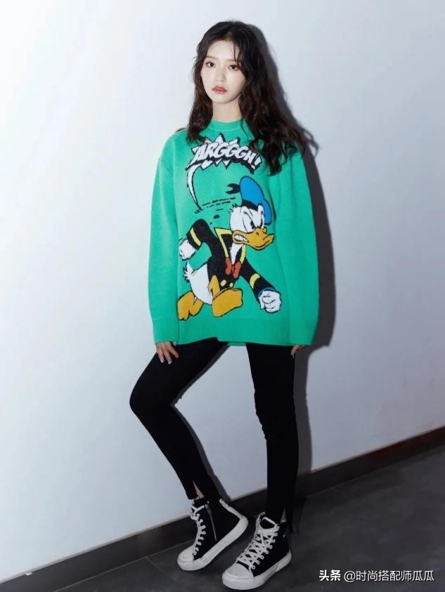 黑色的高帮帆布鞋配长裙子好看吗,黄色帆布鞋搭配什么裙子最好看