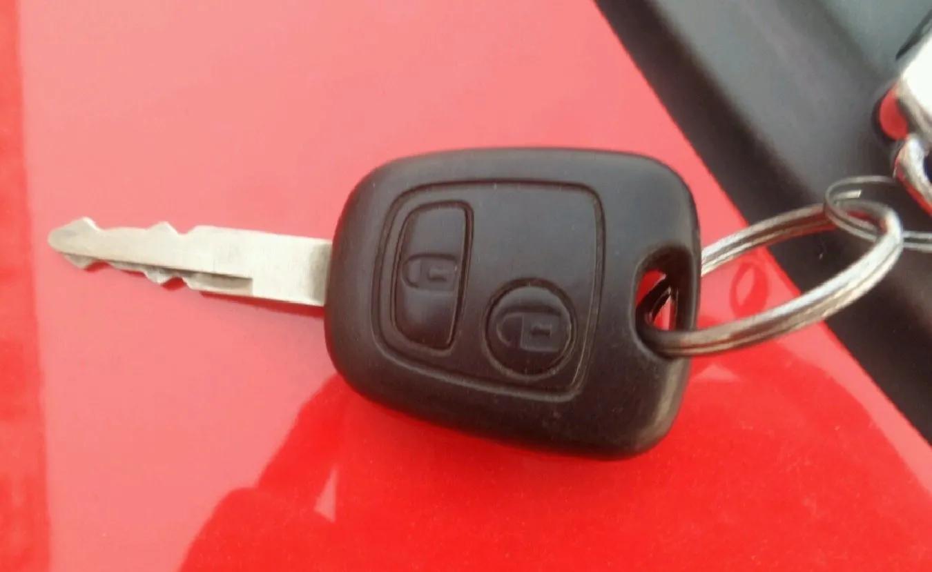 比亚迪车钥匙没电怎么启动,比亚迪车钥匙进化史