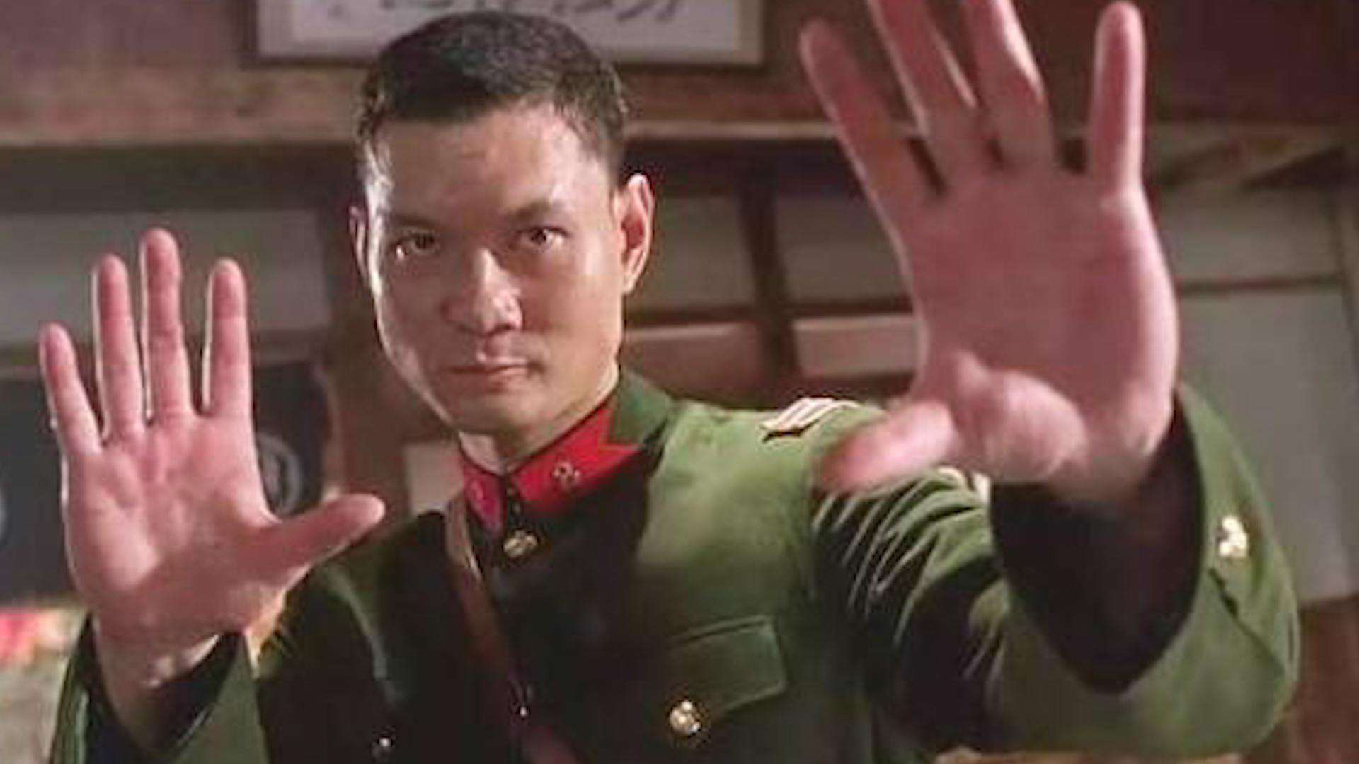 成龙是真功夫还是花拳绣腿,成龙评价李小龙的功夫是花拳绣腿