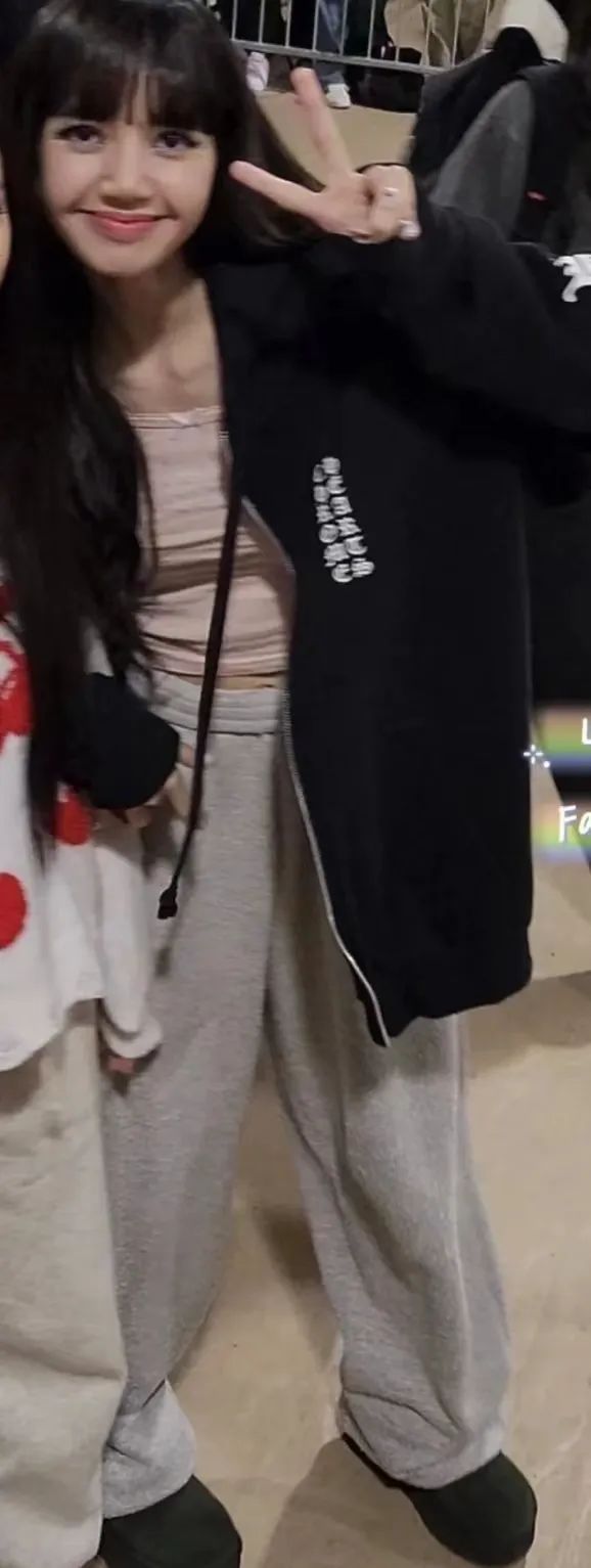 抢断货！这双丑鞋火成热门单品？！网友：又是看不懂的时尚…