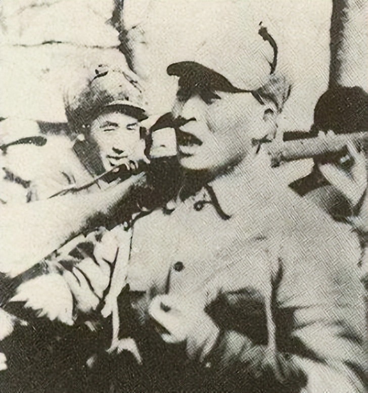 他们曾任军长，资历不浅，完全可以授中将、少将，为何只授大校